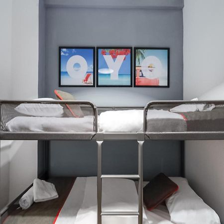 Oyo Ruzafa Guesthouse バレンシア エクステリア 写真