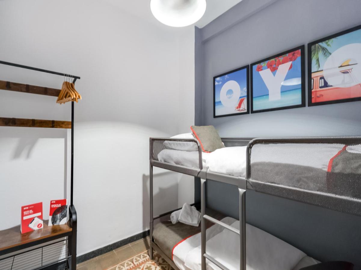 Oyo Ruzafa Guesthouse バレンシア エクステリア 写真