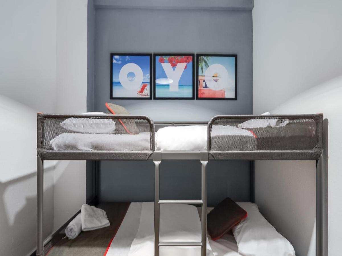 Oyo Ruzafa Guesthouse バレンシア エクステリア 写真