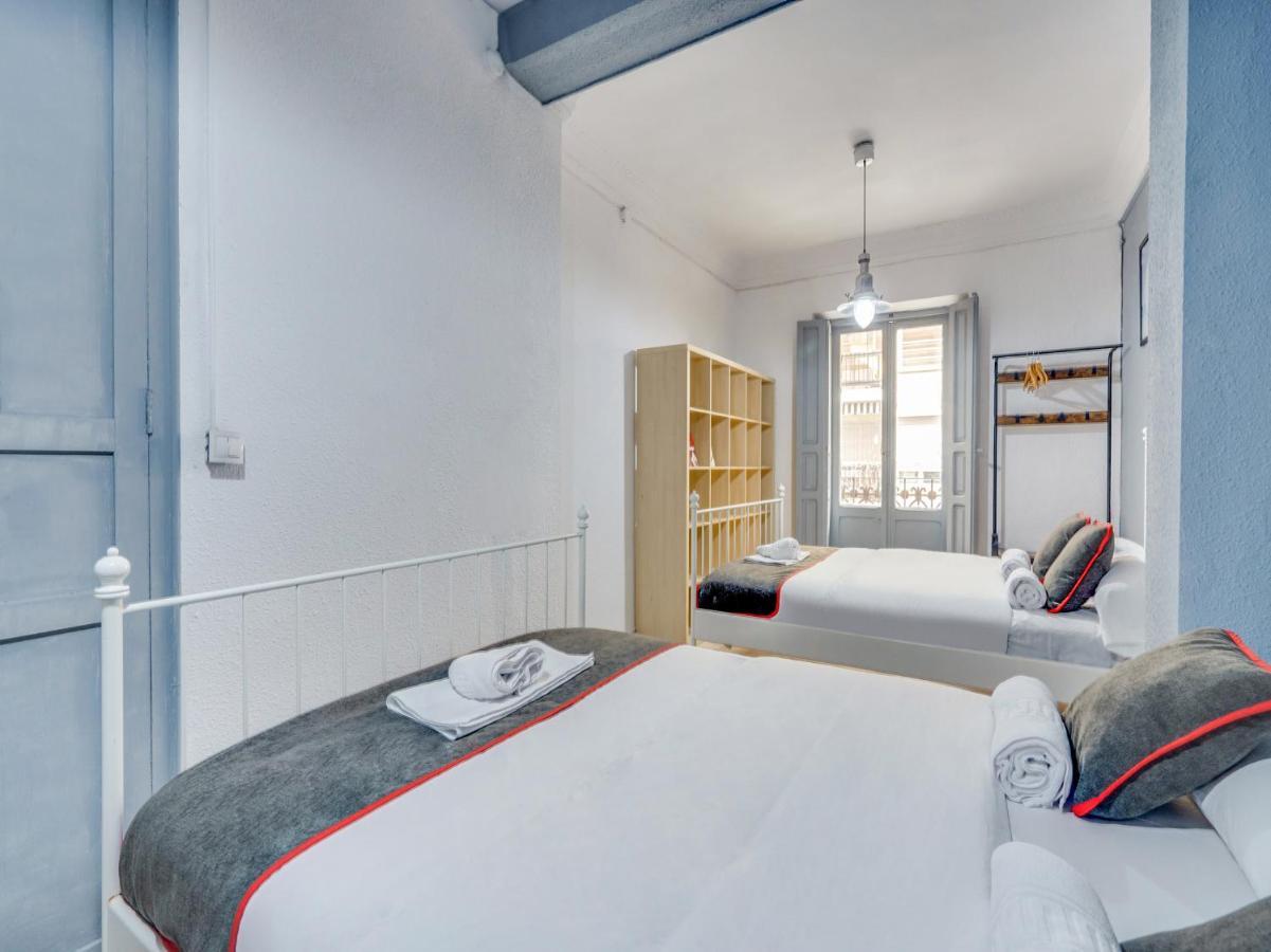 Oyo Ruzafa Guesthouse バレンシア エクステリア 写真