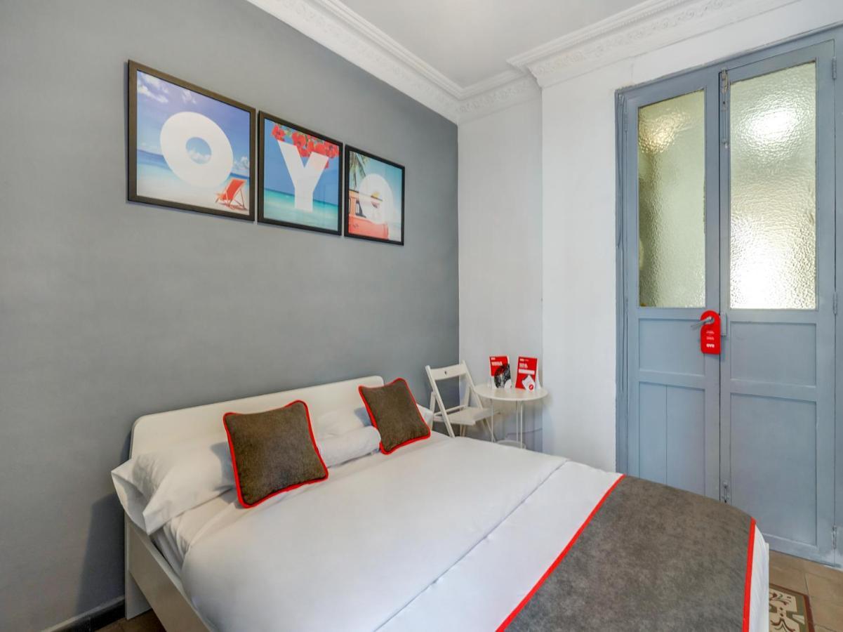 Oyo Ruzafa Guesthouse バレンシア エクステリア 写真