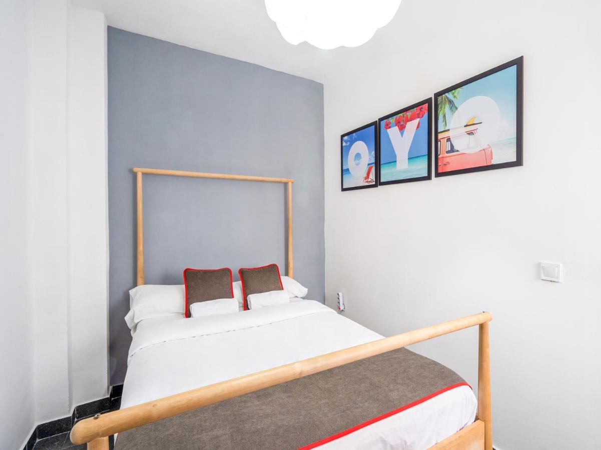 Oyo Ruzafa Guesthouse バレンシア エクステリア 写真