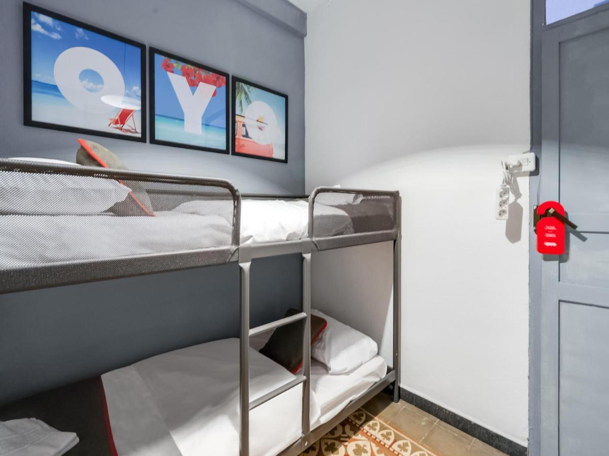 Oyo Ruzafa Guesthouse バレンシア エクステリア 写真