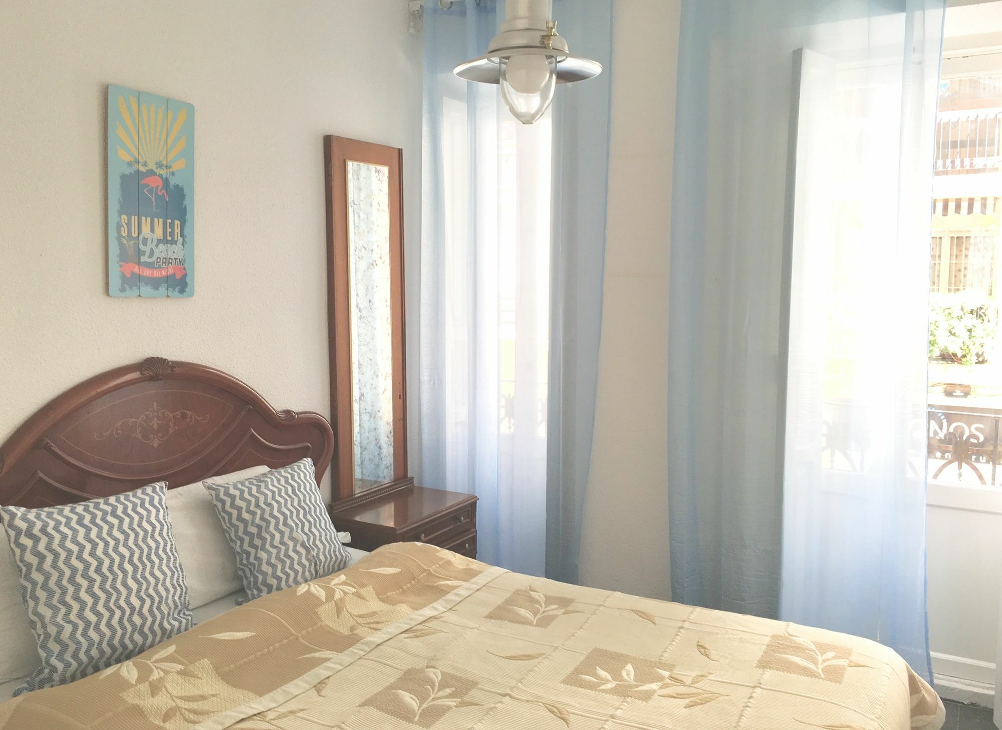 Oyo Ruzafa Guesthouse バレンシア エクステリア 写真